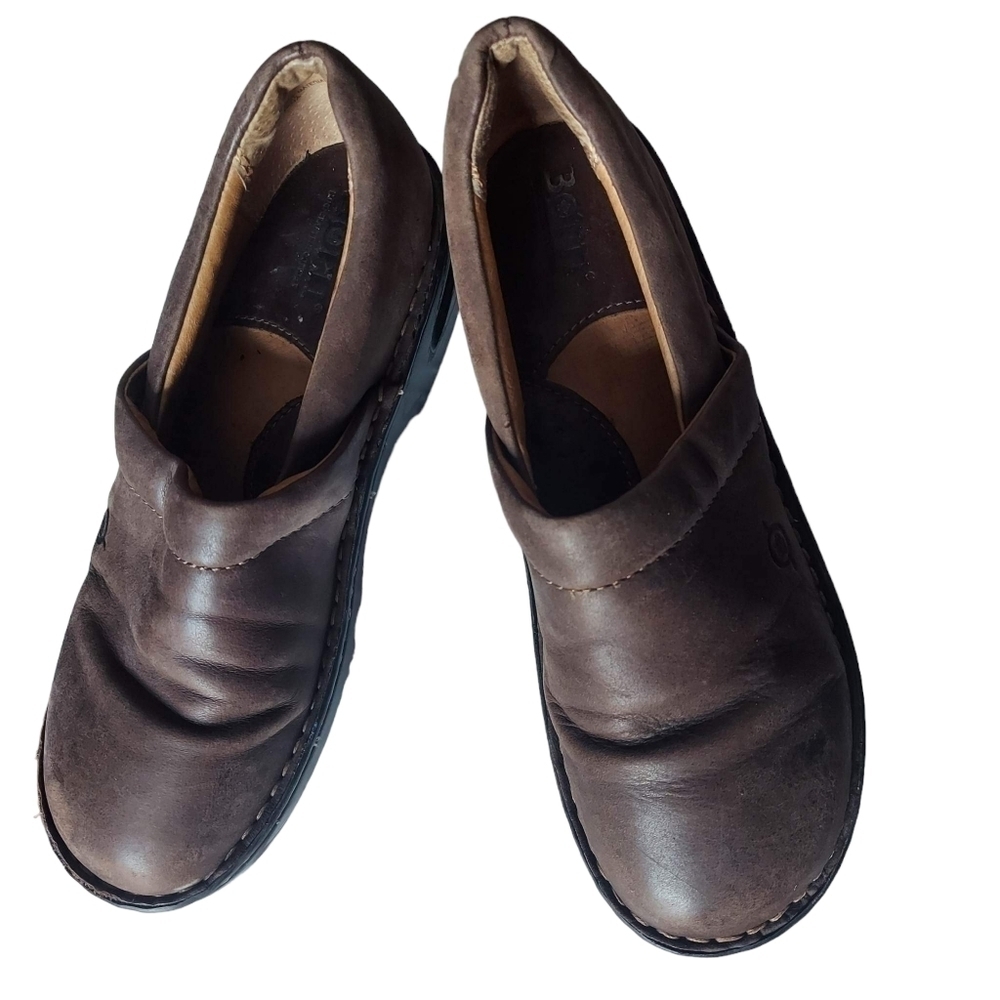 7 Born brown clog